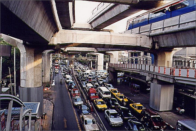 Street, skytrain, Bangkok.