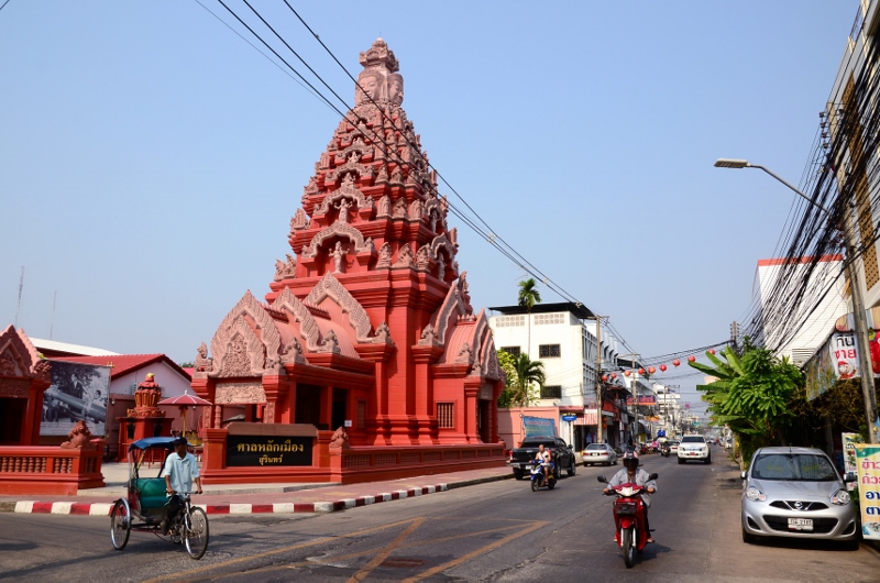 Surins nybyggda City Pillar Shrine (San Lak Meuang).
