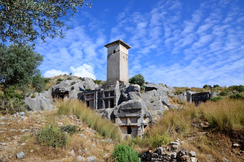 Nekropol / begravningsplats vid Xanthos ruiner.